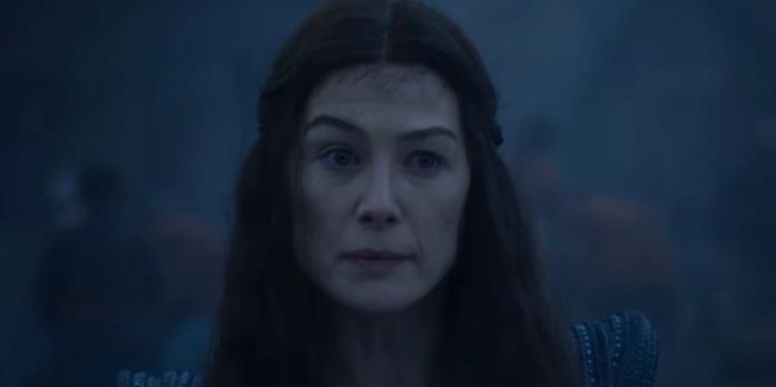 Moiraine è la protagonista de La Ruota del Tempo Rosamund Pike