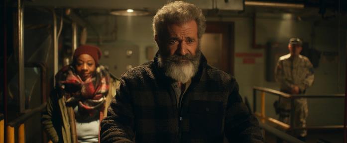 Fatman, trailer e trama Mel Gibson in una immagine di Fatman