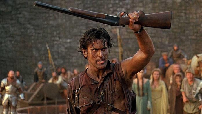 Bruce Campbell parla del quarto film di Evil Dead Ash mostra il suo fucile
