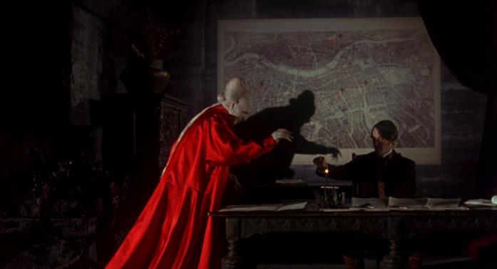 Il Conte Dracula e Jonathan Harker Jonathan Harker e il Conte Dracula sono interpretati da Gary Oldman e Keanu Reeves
