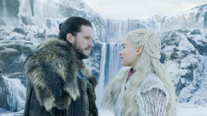 Il finale di Game of Thrones 8 commentato da Emilia Clarke Kit Harington ed Emilia Clarke in Game of Thrones 8