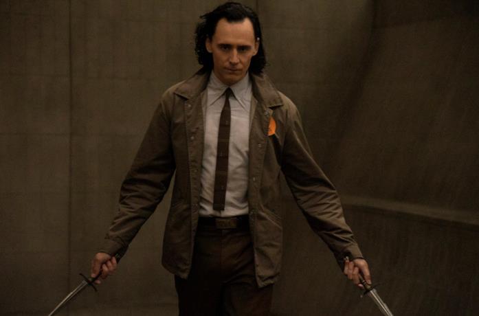 Tom Hiddleston in una scena di Loki