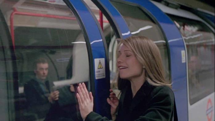 Sliding Doors Una scena di Sliding Doors nella metro