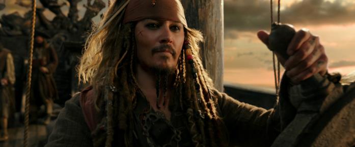 Johnny Depp nei panni di Jack Sparrow in Pirati dei Caraibi - La vendetta di Salazar