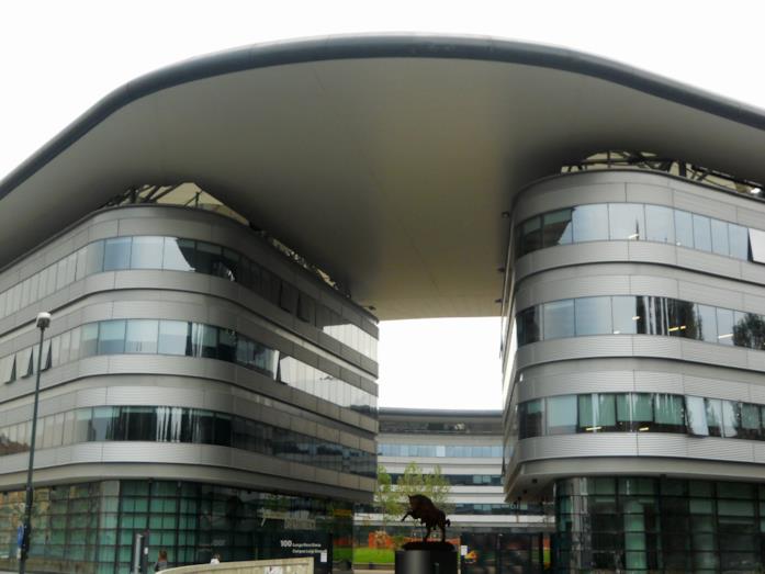 Le location della fiction La fuggitiva L'ingresso del Campus Luigi Einaudi