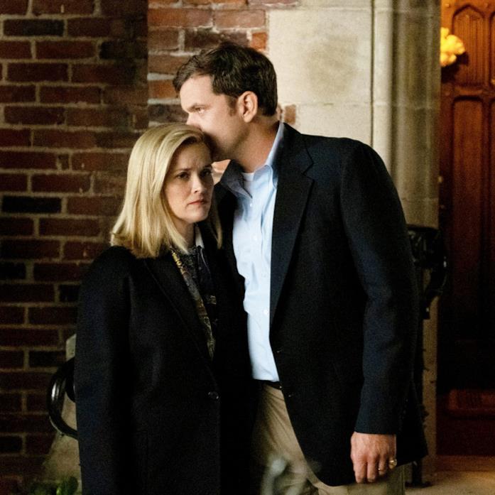 Reese Witherspoon e Joshua Jackson in Little Fires Everywhere Primo piano di Reese Witherspoon e Joshua Jackson