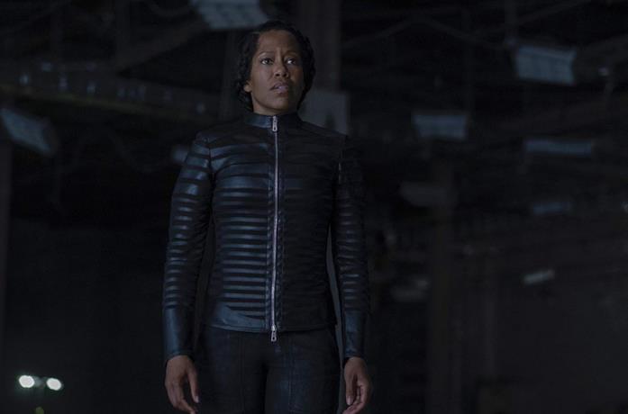 Regina King in una scena della serie TV Watchmen