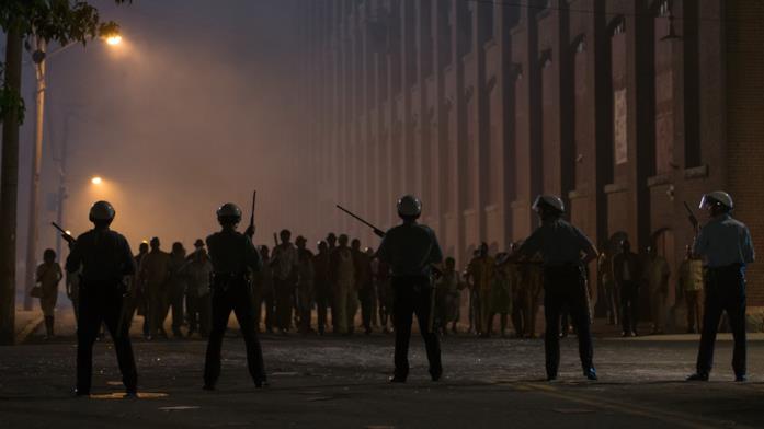 Una scena del film Detroit