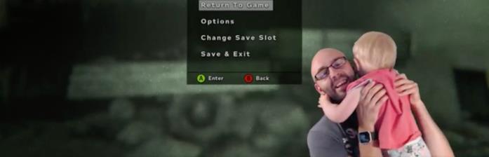 Lo streamer JurassicJunkieLive insieme a sua figlia dopo lo spavento in diretta su Twitch JurassicJunkieLive insieme a sua figlia Jessica dopo lo spavento in diretta su Twitch