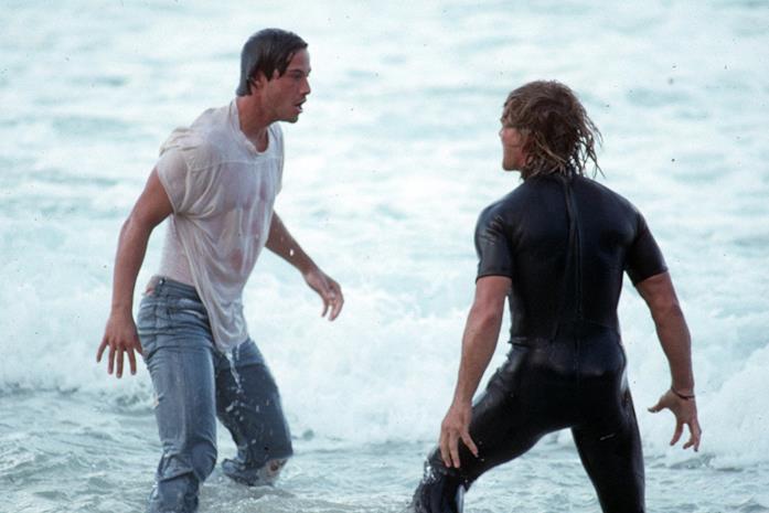 Una scena tratta da Point Break Keanu Reeves e Patrick Swayze