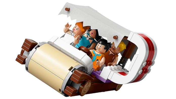 Il set LEGO dei Flintstones, le prime immagini Il set LEGO dei Flintstones: l'automobile