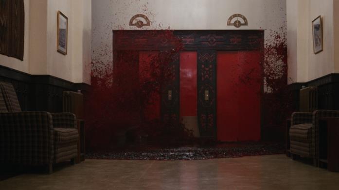Shining, di Stanley Kubrick (1980) Un ascensore dell'Overlook Hotel straborda di sangue
