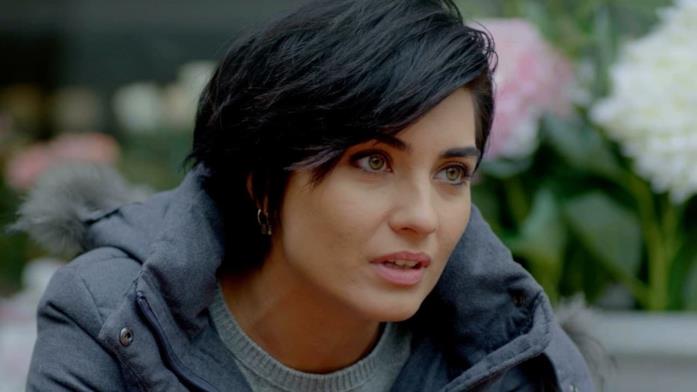 Tuba Büyüküstün è Sühan Korludağ Tuba Büyüküstün è Sühan Korludağ, co-protagonista di Brave and Beautiful