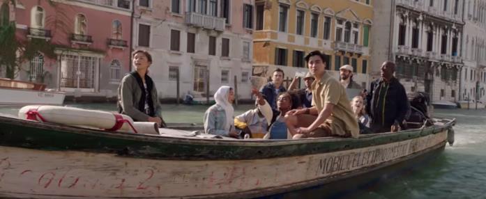 Peter Parker & co. gireranno l'Europa in Spider-Man: Far From Home Peter Parker e gli amici in vacanza a Venezia, screen dal trailer di Spider-Man: Far From Home
