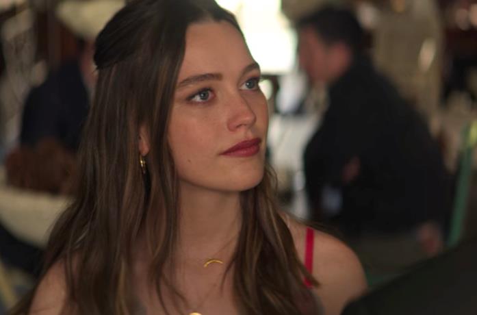 Victoria Pedretti in You