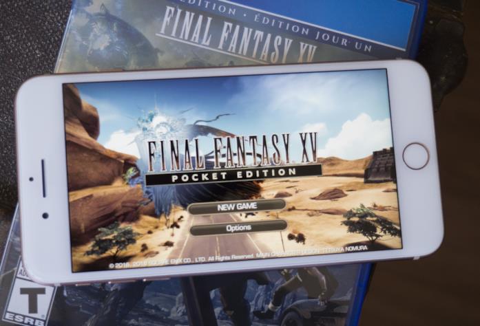 La schermata iniziale di Final Fantasy XV: Pocket Edition