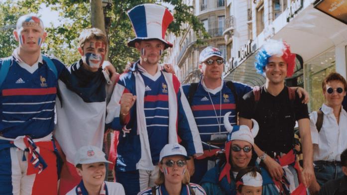 Il giorno perfetto, il documentario firmato Netflix sulla finale di coppa del mondo 1998 Alcuni tifosi della Francia prima della finale della coppa del mondo del 1998