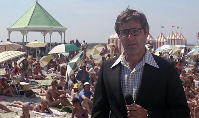 Peter Benchley, l'autore di Jaws, il romanzo da cui è tratto Lo squalo Peter Benchley sul set de Lo squalo
