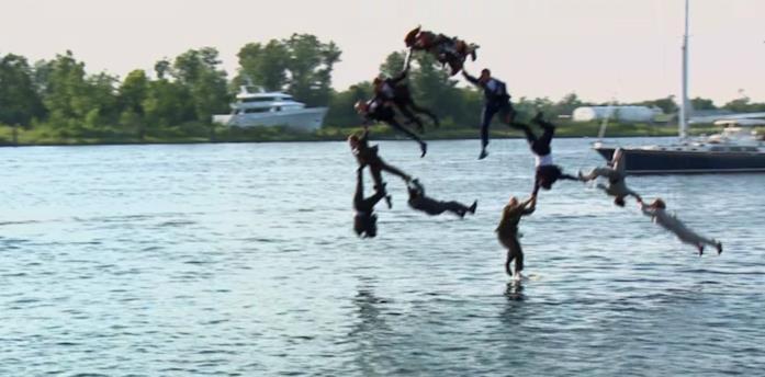 Gli extra di Disney+ Gli stuntman di Iron Man 3 si gettano in acqua