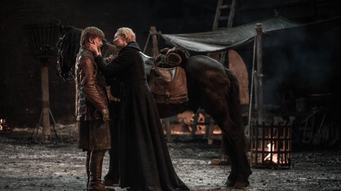 Game of Thrones: Gwendoline Christie sulla forza di Brienne Nikolaj Coster-Waldau e Gwendoline Christie in Game of Thrones 8x04