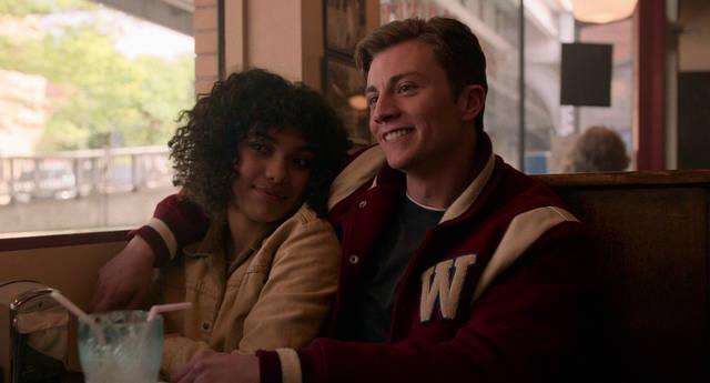 i am not okay with this Brad e Dina Come cambia il personaggio di Brad nel fumetto di i am not okay with this