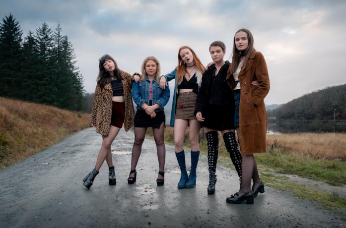 Sally Messham, Rona Morison, Marli Siu, Tallulah Greive e Abigail Lawrie nel film Our Ladies