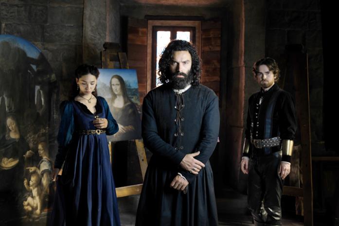 Aidan Turner, Freddie Highmore e Matilda De Angelis in un'immagine promozionale di Leonardo