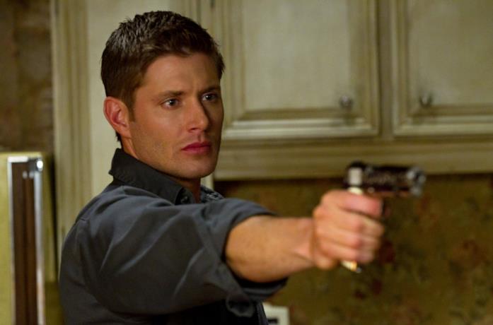 Jensen Ackles in un episodio della serie Supernatural