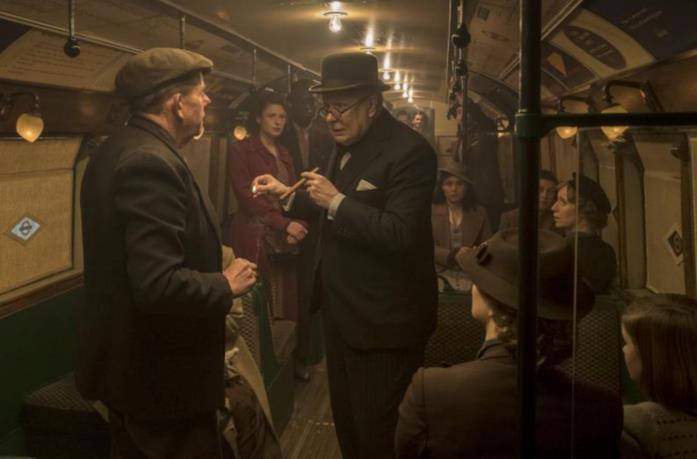 Il giro in metro - Darkest Hour La scena di Darkest Hour in metropolitana