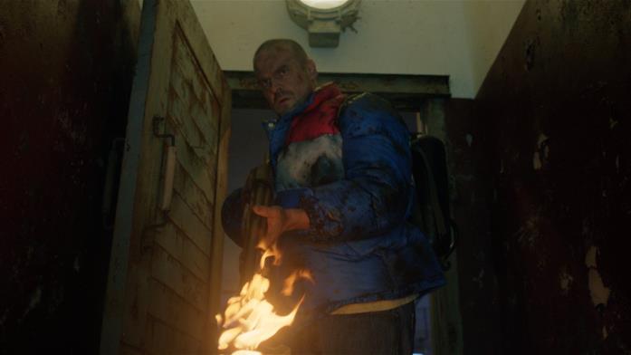 David Harbour nel teaser trailer di Stranger Things 4 Hopper con un lanciafiamme nel nuovo teaser trailer di Stranger Things 4
