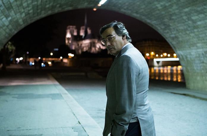 Eduard Fernández in una scena del film L'uomo dai mille volti