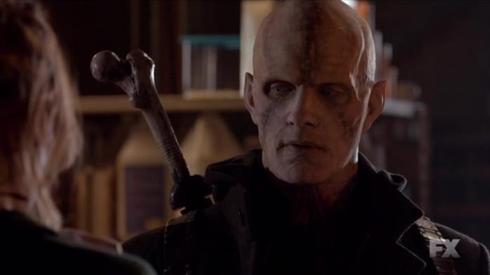 Il mezzosangue Quinlan è interpretato dall'attore Rupert Penry-Jones Rupert Penry-Jones interpreta il mezzosangue Quinlan in The Strain