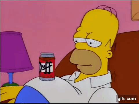 Homer e la sua Duff Homer Simpson con l'ennesima lattina di birra