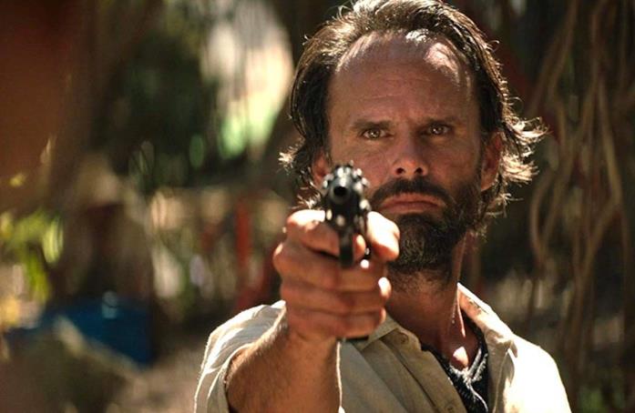 Walton Goggins in una scena del reboot di Tomb Raider