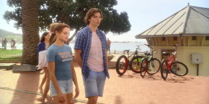 La passeggiata di Elle e Lee in The Kissing Booth Elle e Lee in The Kissing Booth 3