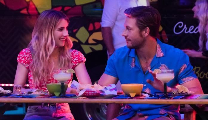 Sloane e Jackson sono i festamici di Holidate, dal 28 ottobre su Netflix Sloane e Jackson insieme in una scena di Holidate