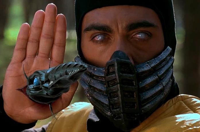 Primo piano di Scorpion in Mortal Kombat del 1995