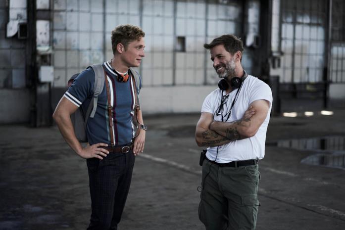 Army of the Dead si espande con prequel e serie TV Matthias Schweighöfer a colloquio con il regista Zack Snyder