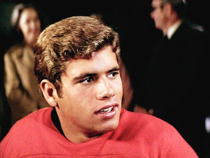 Lorenzo Lamas - Grease Lorenzo Lamas in una scena di Grease