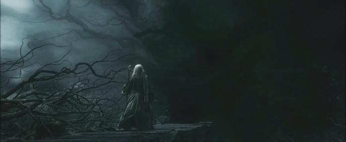 Lo Hobbit in 3 film, ecco le differenze tra la versione di Guillermo del Toro e Peter Jackson Gandalf il Grigio ne Lo Hobbit