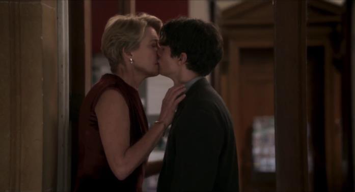 Il verdetto, il finale del film con Emma Thompson e il suo significato Emma Thompson e Fionn Whitehead in una scena del film The Children Act - Il verdetto