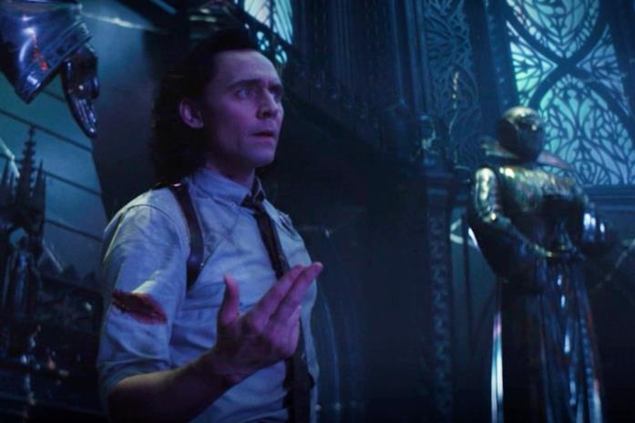 Loki trova la statua in frantumi del quarto Custode del Tempo
