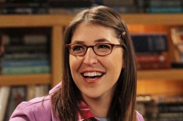 Primo piano di Mayim Bialik