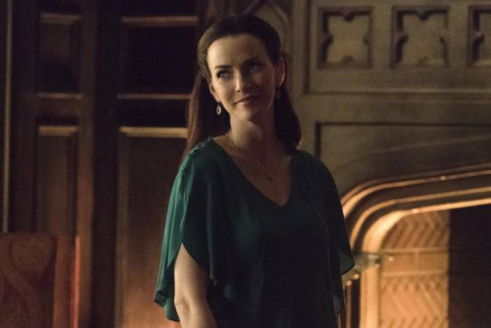 Annie Wersching recita la parte di Lily, la madre dei Salvatore, nella settima stagione di The Vampire Diaries Annie Wersching nelle vesti di Lily Salvatore
