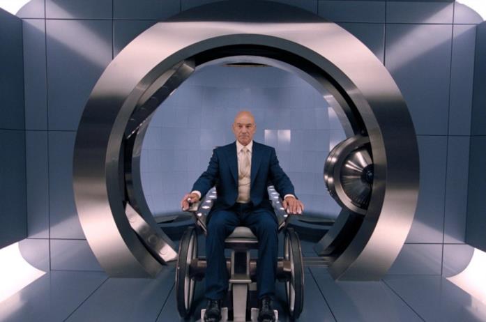 Patrick Stuart nei panni di Professor X in X-Men 2 Patrick Stuart nei panni di Professor X in X-Men 2