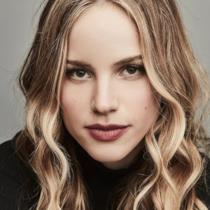 Halston Sage