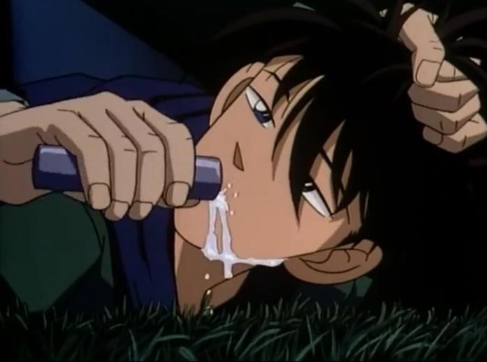 Detective Conan è Shinichi ringiovanito Shinichi costretto a ingoiare il farmaco