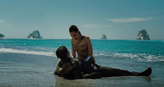Wonder Woman Diana e Steve sulla spiaggia