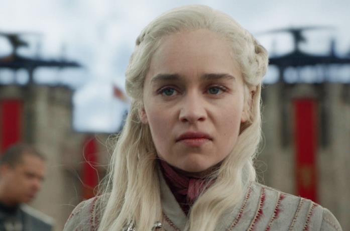 Emilia Clarke nei panni di Daenerys Targaryen in Game of Thornes 8x04