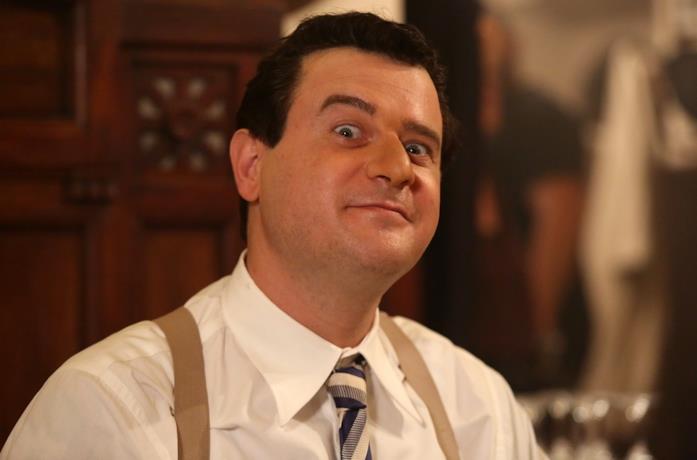 Edoardo Pesce in una scena del film Permette? Alberto Sordi
